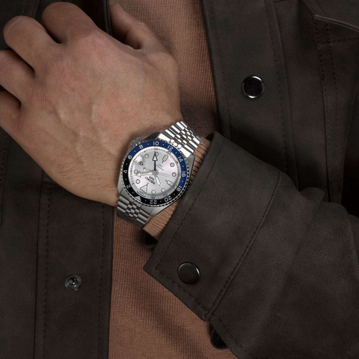 SEIKO 5 modelis SPORTS AUTOMATIC GMT - WHITE
