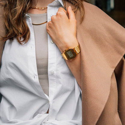 CASIO VINTAGE modelis BLUETOOTH® SMARTPHONE LINK - GOLD - built-in accelerometer senses body movements + steps counter