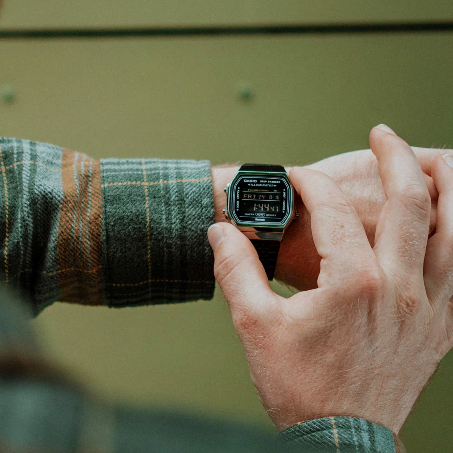 CASIO VINTAGE modelis BLUETOOTH® SMARTPHONE LINK - BLACK - built-in accelerometer senses body movements + steps counter - ALL BLACK