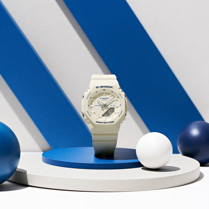 CASIO G-SHOCK OAK COMPACT - BLUE ACCENT SERIES - IVORY GMA-P2100BA-7AER