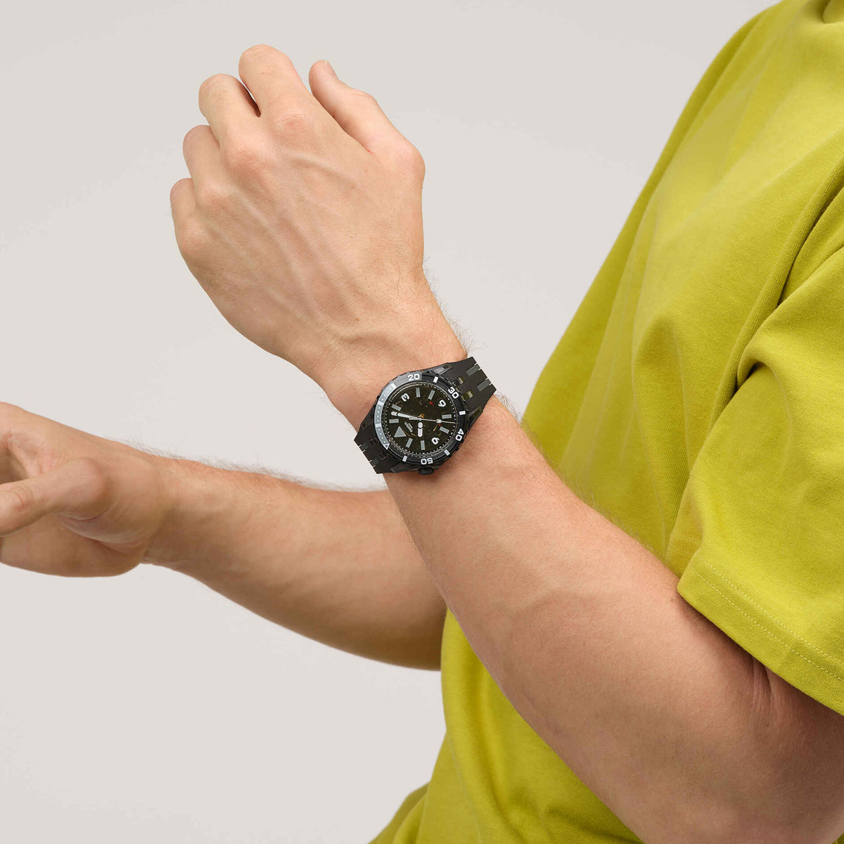 SWATCH modelis BLACK SEA NETTLE